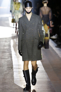 Moschino FALL 2018 MENSWEAR Milan MFW коллекция Moschino осень 2018 мужская неделя моды в Милане Mainstyles